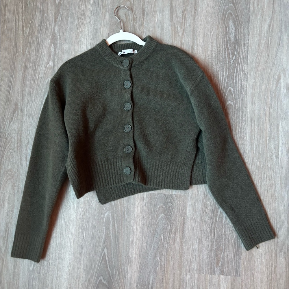 Zara Dark Green Cropped Button-Up Cardigan. Size S